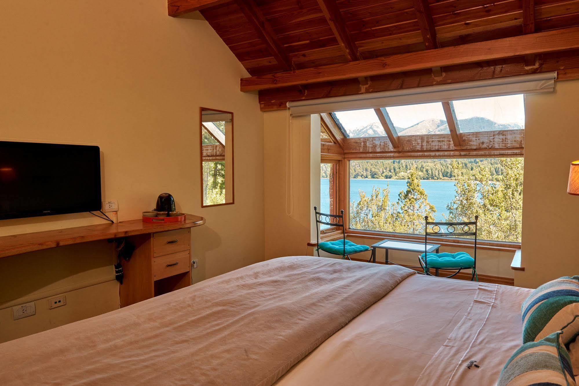 Peninsula Petit Hotel Bariloche Buitenkant foto